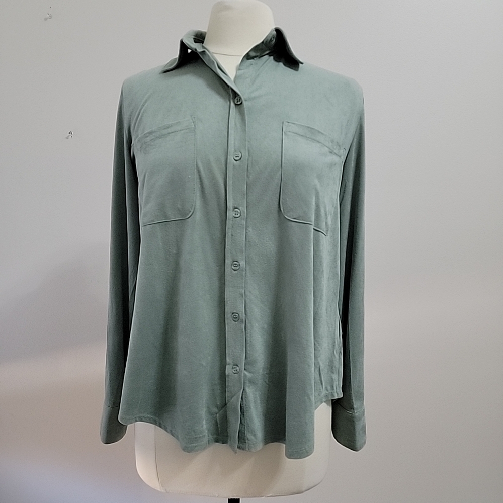 GRACE The Perfect Fit M   Gray Green Faux Leather Button Front Shirt Women EUC